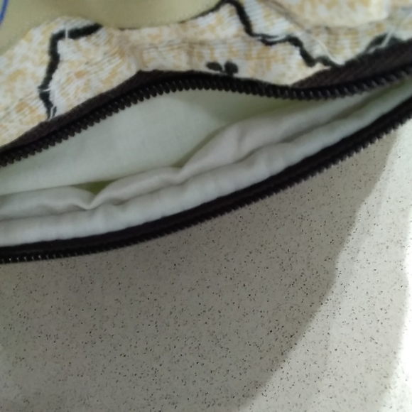 BOH Kenya- Tablet Cover- NWOT - Picture 5 of 6